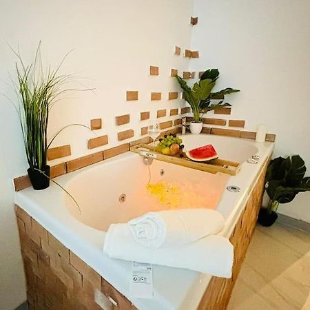 Studio Love Jacuzzi Marsiglia Esterno foto
