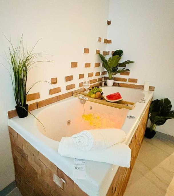 Studio Love Jacuzzi Marsiglia Esterno foto